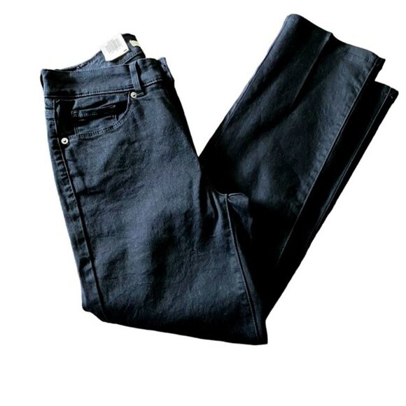 NWT Levi's Classic Straight Mid Rise Black Jeans 4 Short - Picture 1 of 5